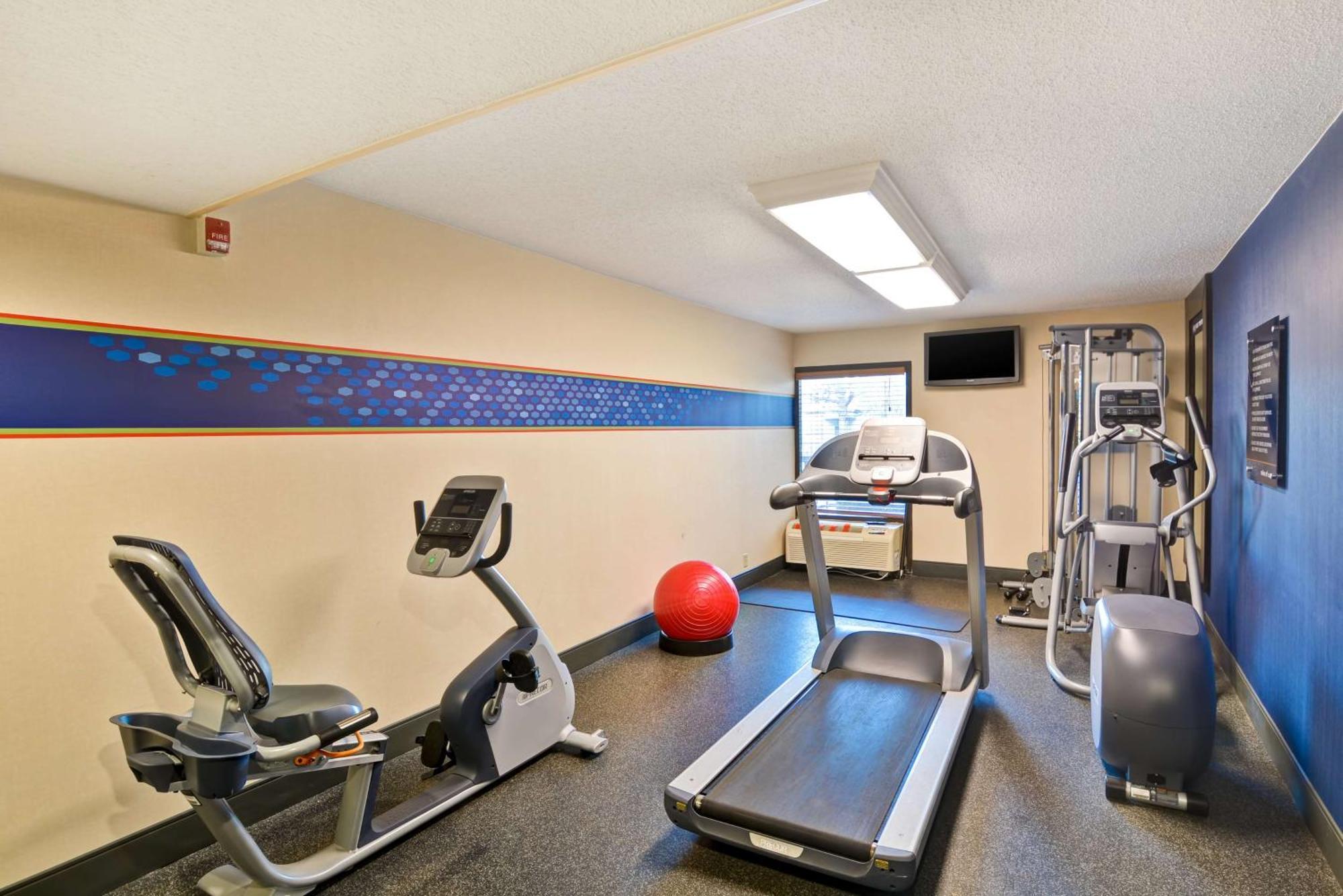 Hampton Inn Memphis Poplar Ngoại thất bức ảnh