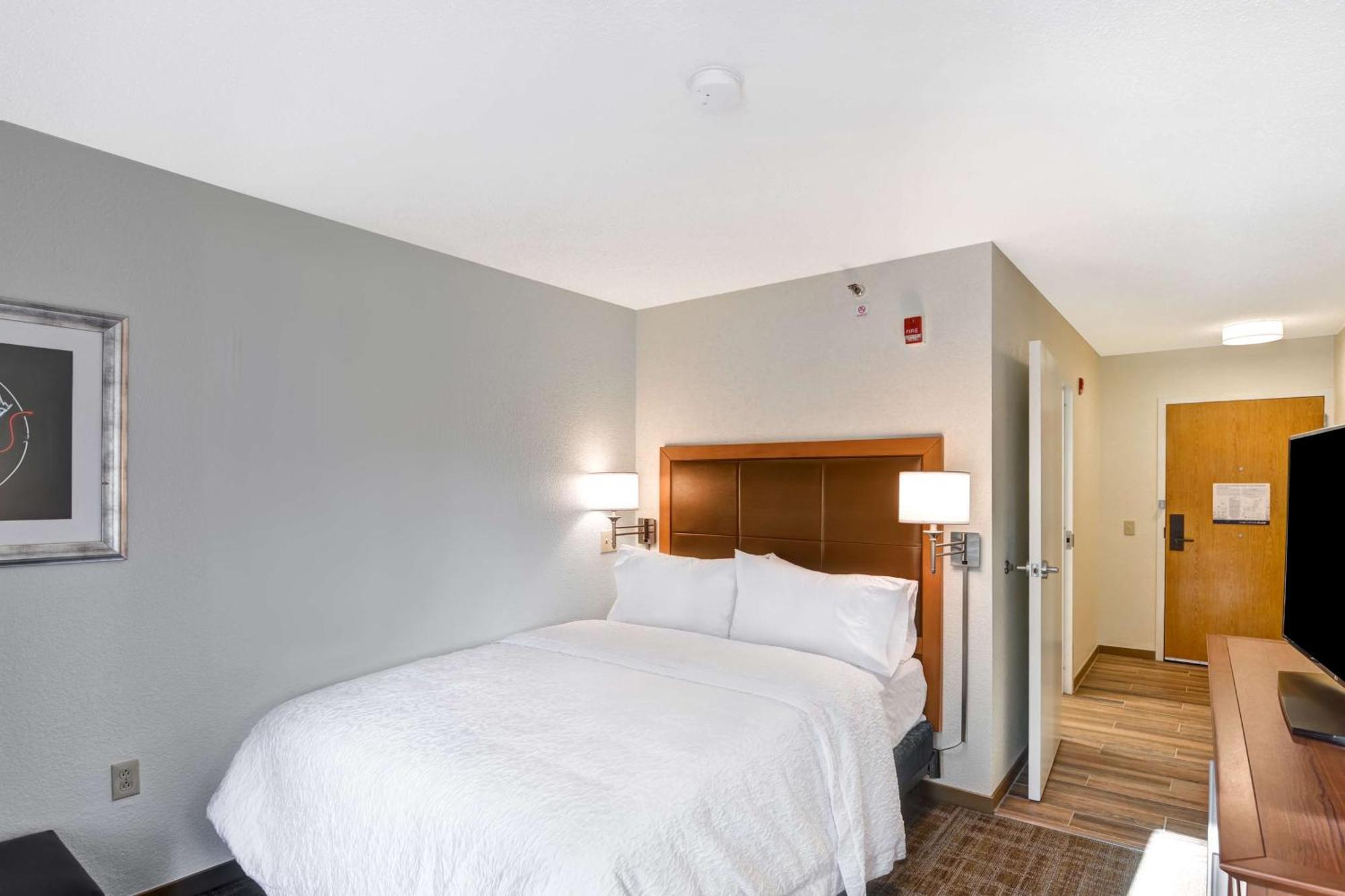 Hampton Inn Memphis Poplar Ngoại thất bức ảnh