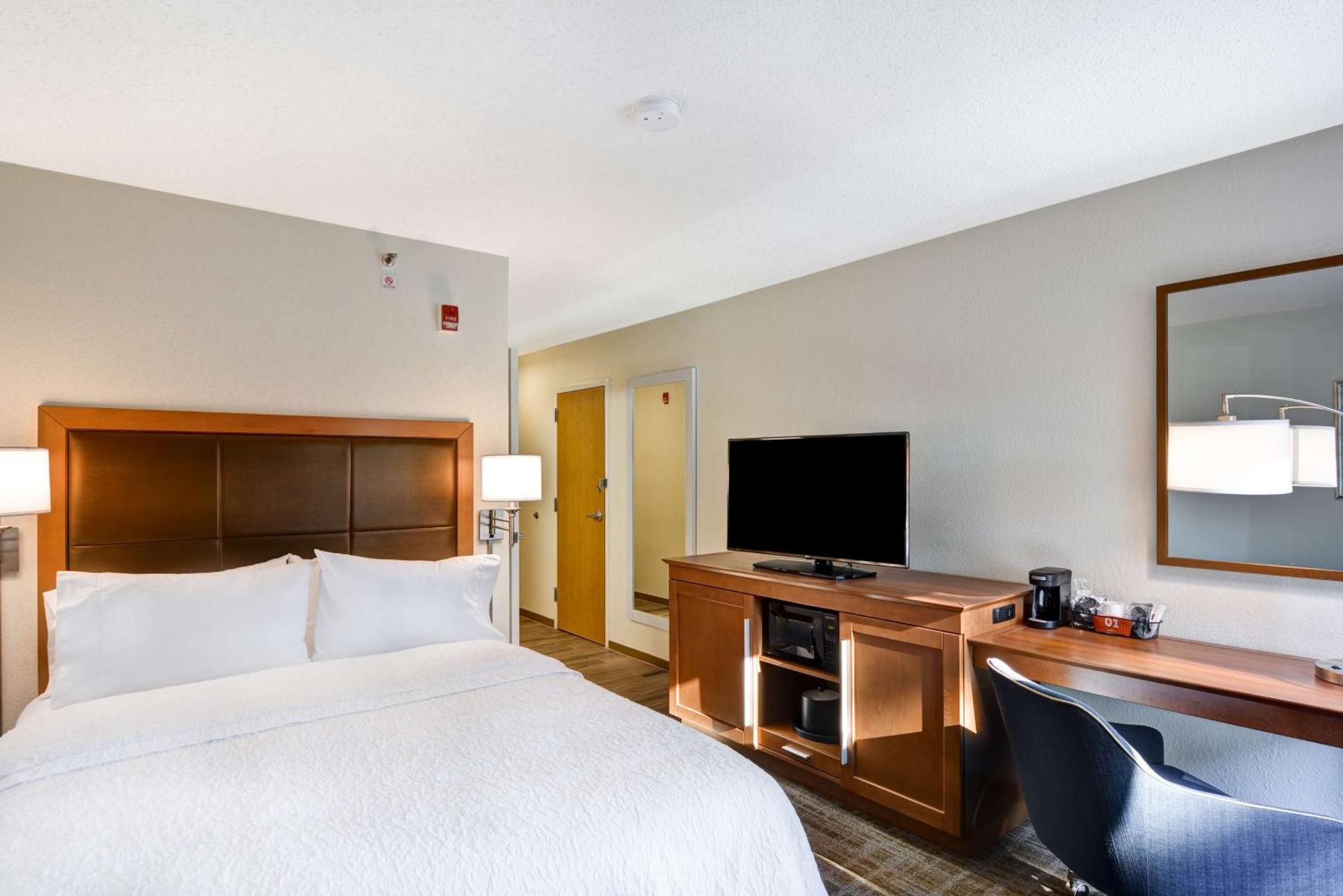 Hampton Inn Memphis Poplar Ngoại thất bức ảnh