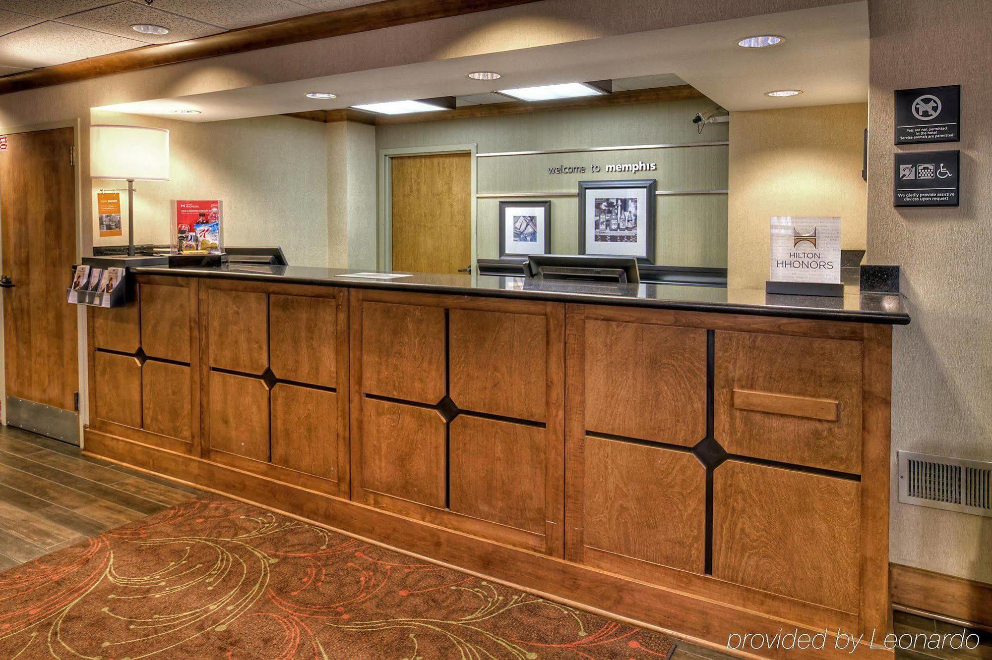 Hampton Inn Memphis Poplar Ngoại thất bức ảnh