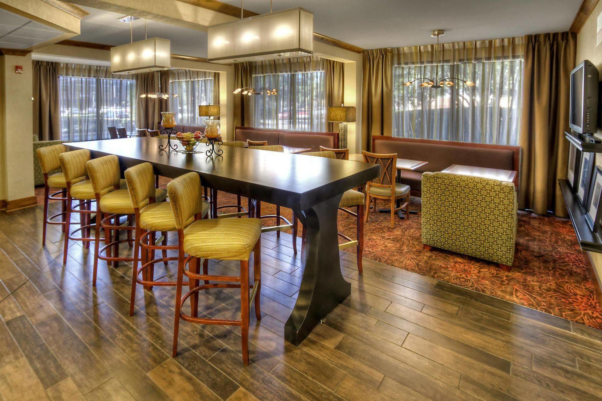 Hampton Inn Memphis Poplar Ngoại thất bức ảnh