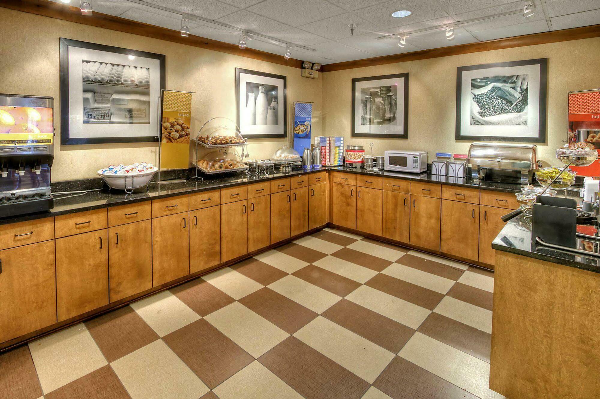 Hampton Inn Memphis Poplar Ngoại thất bức ảnh